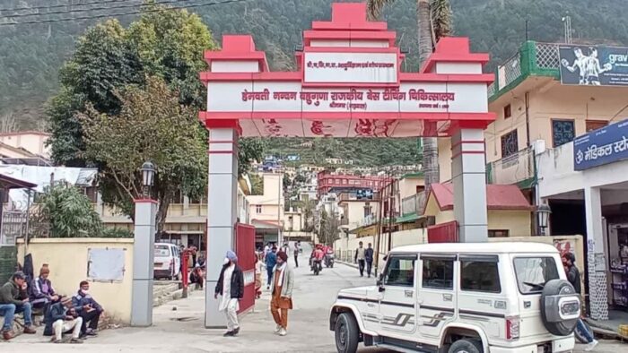 पौड़ी में कोरोना केस सामने आने के बाद अलर्ट मोड पर स्वास्थ्य विभाग, बेड तैयार किये