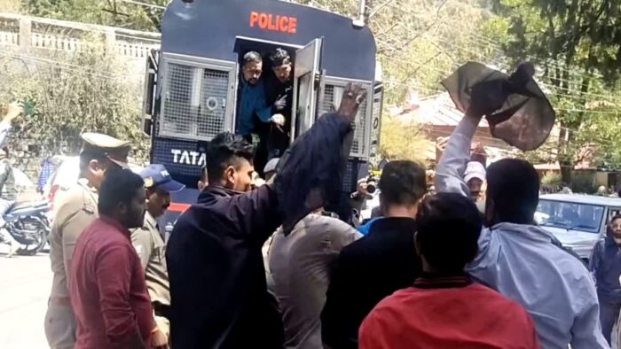 सीएम धामी दौरा: कांग्रेसियों ने लगाए सीएम गो बैक के नारे, दो दर्जन से ज्यादा कार्यकर्ता हिरासत में