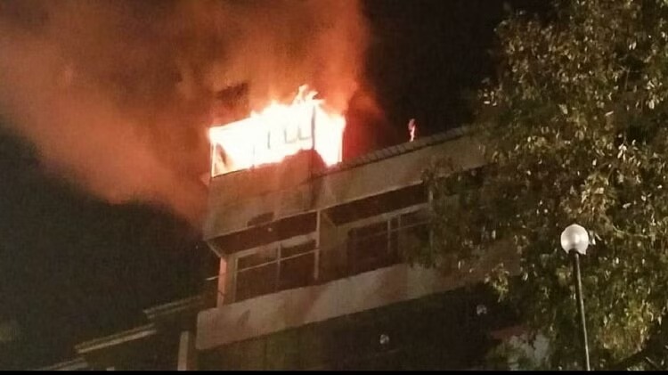 मसूरी : होटल वैल्यू व्यू की चौथी मंजिल पर आग लगने से स्टोर रूम में रखा सामान जलकर खाक