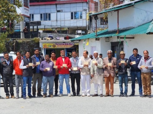 मसूरी :  प्रधानमंत्री और मुख्यमंत्री को पोस्टकार्ड भेजकर  शहर कांग्रेस ने कई सवाल पूछे