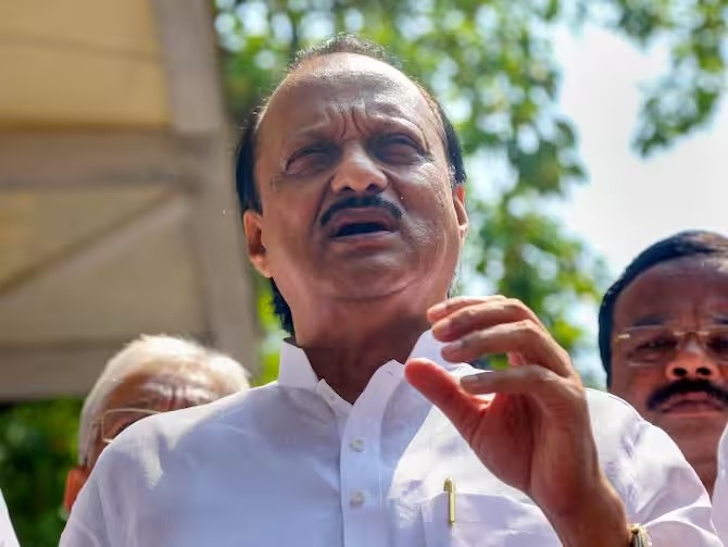 महाराष्ट्र की राजनीति: अजित पवार ने की पीएम की तारीफ, कहा- मैं सीएम बनने को तैयार हूं