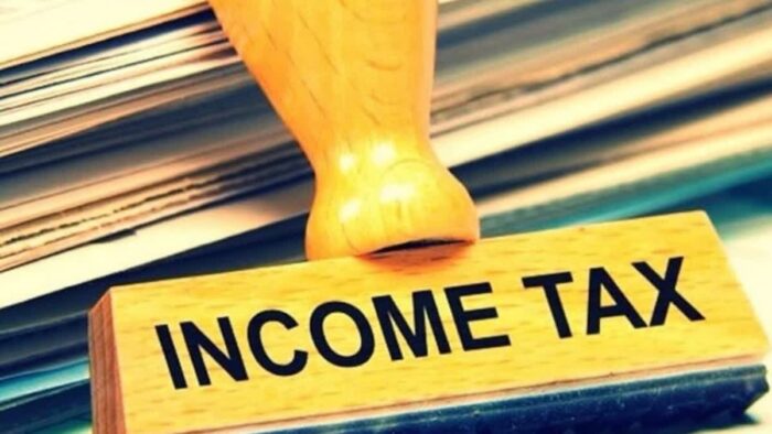 देहरादून में एक घर में आयकर विभाग का छापा, करोड़ों रुपये बरामद, जांच जारी