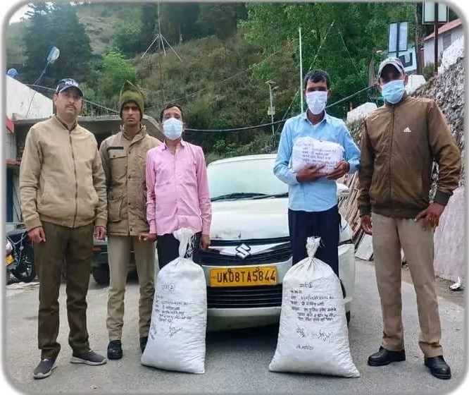 नशामुक्त अभियान के तहत पहाड़ों में डोडा पोस्ट की खेप बेचने के लिए आए 02 अभियुक्तों को टिहरी पुलिस ने गिरफ्तार किया