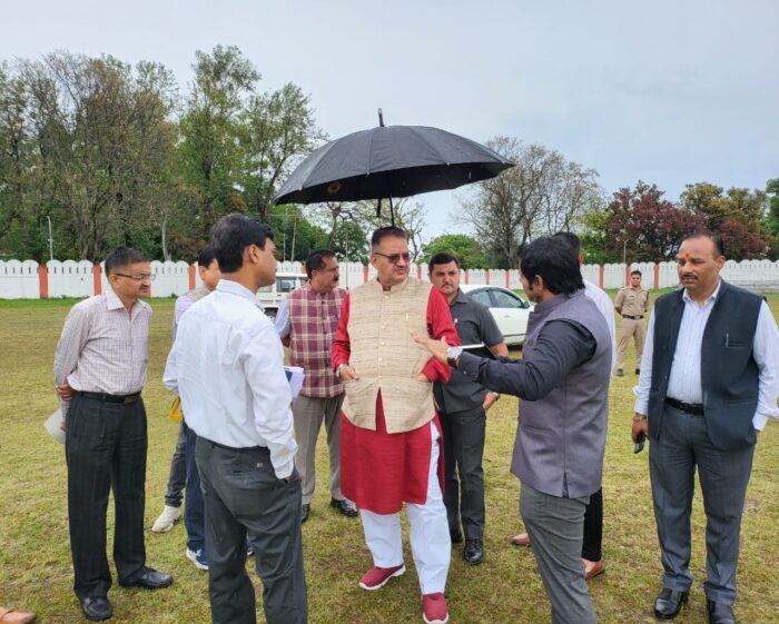 मंत्री गणेश जोशी ने अधिकारियों के साथ मई माह में आयोजित होने वाले श्री अन्न महोत्सव के कार्यक्रम स्थल का किया निरीक्षण।