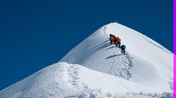 पांच साल की नंदा ने 13 हजार फुट ऊंची चंद्रशिला चोटी फतह कर बनाया रिकॉर्ड, माता-पिता को दिया श्रेय