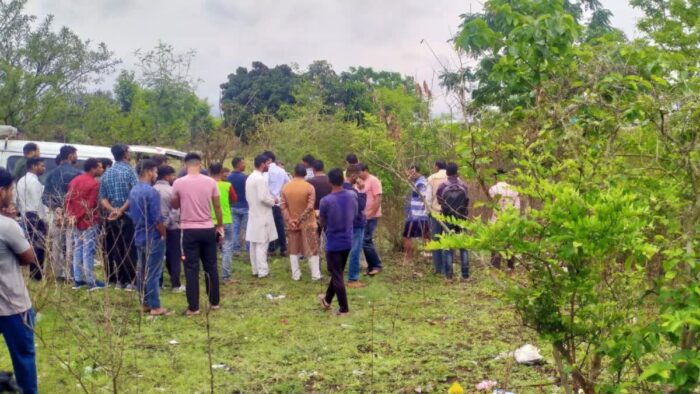 जौलीग्रांट एयरपोर्ट के पास युवक का शव मिलने से मची सनसनी, दो लोग हिरासत में