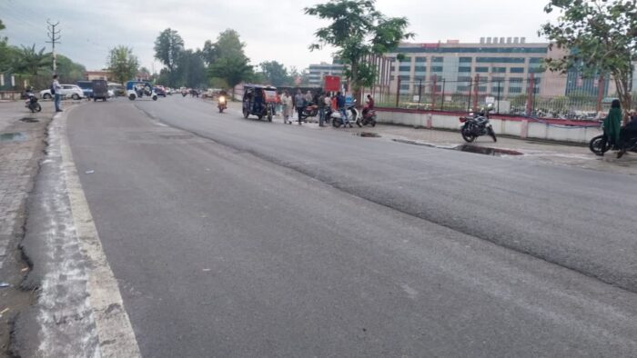 ऋषिकेश : राजमार्गों पर पुनर्निर्माण कार्य दुर्घटनाओं से भरा हुआ है,जल्द मरम्मत की मांग
