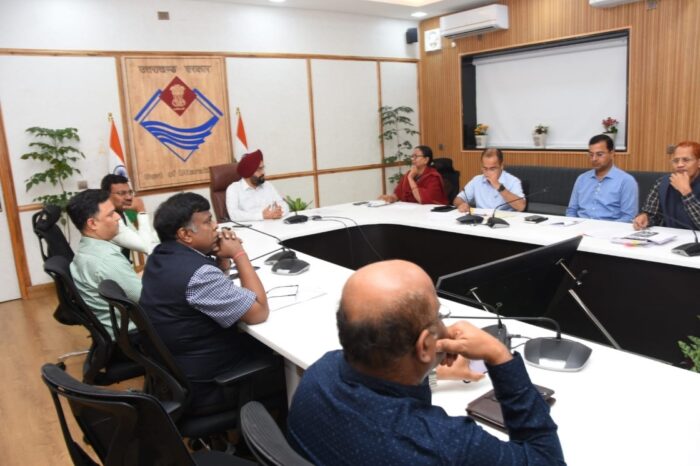 मुख्य सचिव का सख्त निर्देश है कि शासकीय भूमि पर किसी प्रकार का अतिक्रमण न हो, सभी विभाग अपनी-अपनी भूमि चिन्हित करें