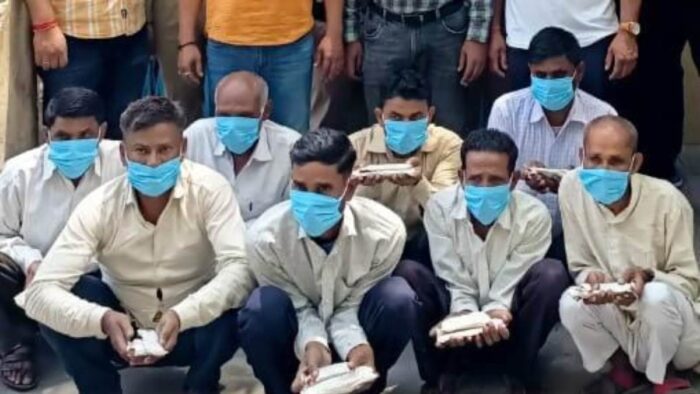 धार्मिक स्थलों में लूटपाट करने वाले टप्पेबाज गिरोह के आठ सक्रिय सदस्यों को टिहरी गढ़वाल के मुनिकीरेती में गिरफ्तार किया गया