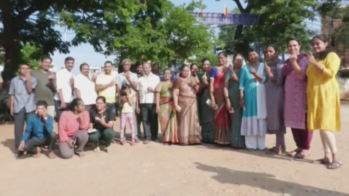 कर्नाटक चुनाव 2023 : कर्नाटक के चिक्काबल्लापुर में एक ही परिवार के 65 लोगों ने वोट डाला