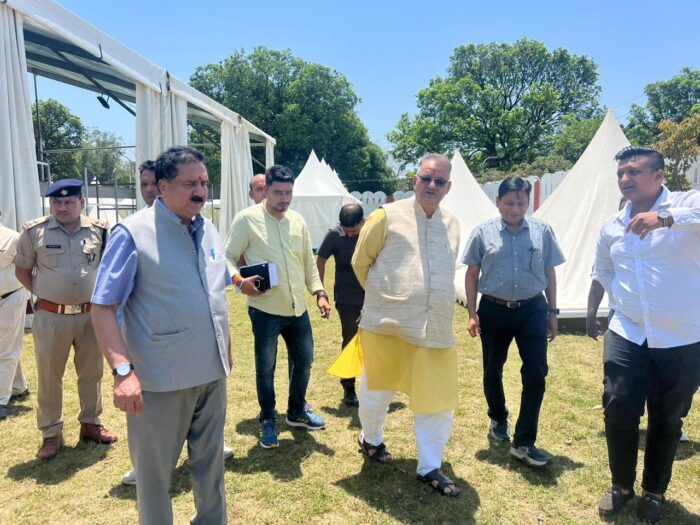 उत्तराखंड श्री अन्न महोत्सव की तैयारियो को लेकर कार्यक्रम स्थल का निरीक्षण करते कृषि मंत्री गणेश जोशी