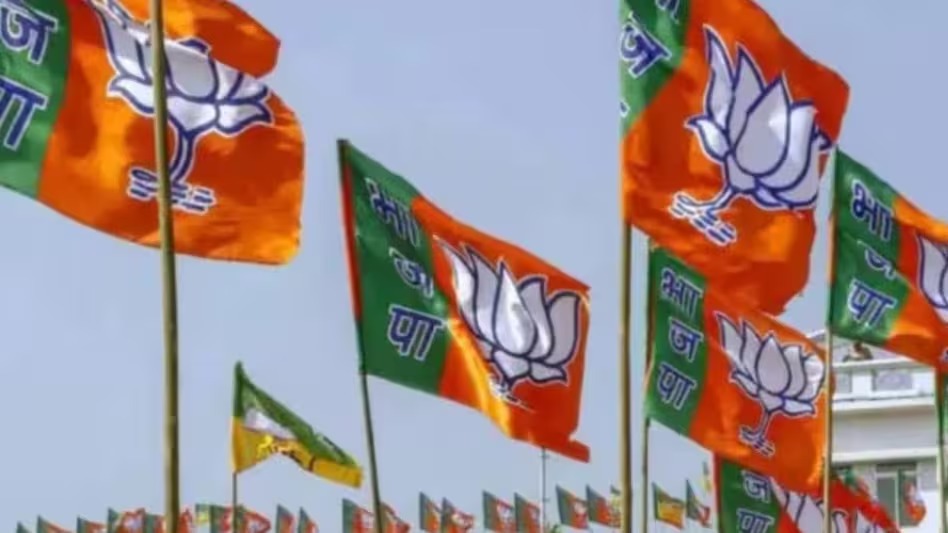 उत्तर प्रदेश के 17 नगर निगम चुनावों में चला बाबा का जादू , विपक्षी पार्टी को लगा तगड़ा झटका ,सहारनपुर नगर निगम में कमल खिला