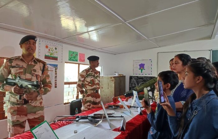 आईटीबीपी द्वारा लगाई गई हथियारों की प्रदर्शनी बच्चों के लिए हिलबर्ड वार्षिक मेले में आकर्षण का केंद्र रही।