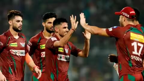 लखनऊ सुपर जायंट्स ने रोमांचक मुकाबले में कोलकाता नाइट राइडर्स को 1 रन से हराकर प्लेऑफ में जगह बनाई