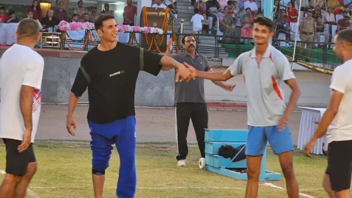 उत्तराखंड पुलिस के साथ बॉलीवुड स्टार अक्षय कुमार ने खेला वॉलीबॉल मैच ,अक्षय कुमार ने मैच जीता
