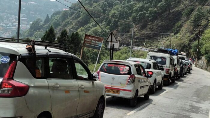 उत्तराखंड पर्यटन: पर्यटन सीजन नैनीताल में पीक पर , कमरे के लिए मारामारी , 20 हजार एक दिन में पहुंचे
