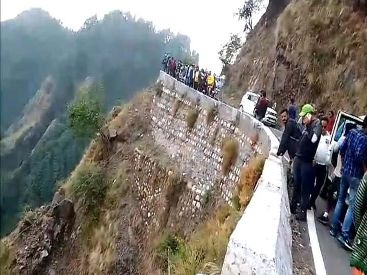 उत्तराखंड : फोटो खिंचवाने के बदले मिली मौत, बाइक सहित गहरी खाई में गिरने से युवक की मौत