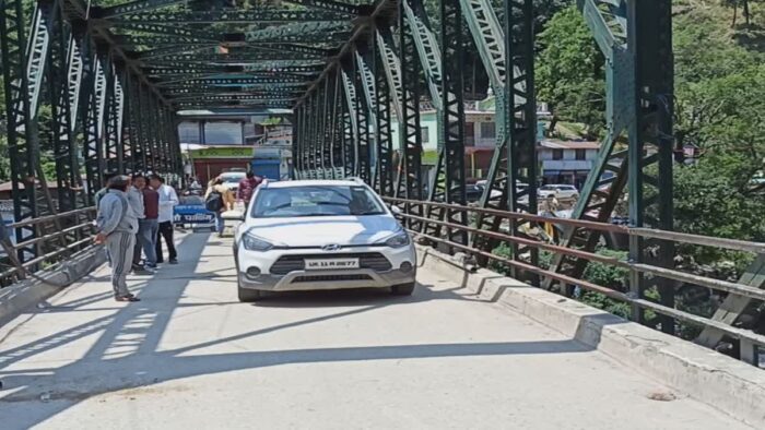थराली मोटर पुल के हल्के वाहनों के लिए खुल जाने से लोगों ने राहत की सांस ली
