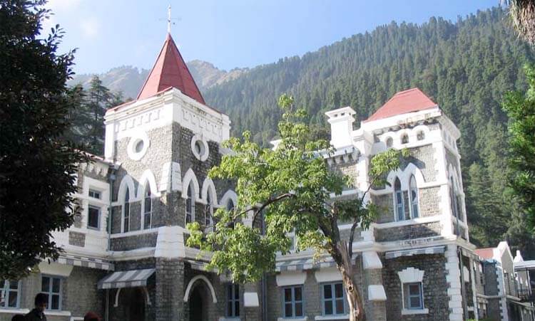 UKSSSC पेपर लीक: हाई कोर्ट ने उम्मीदवार पर पांच साल के बैन के आदेश पर लगाई रोक, आयोग और सरकार से मांगा जवाब