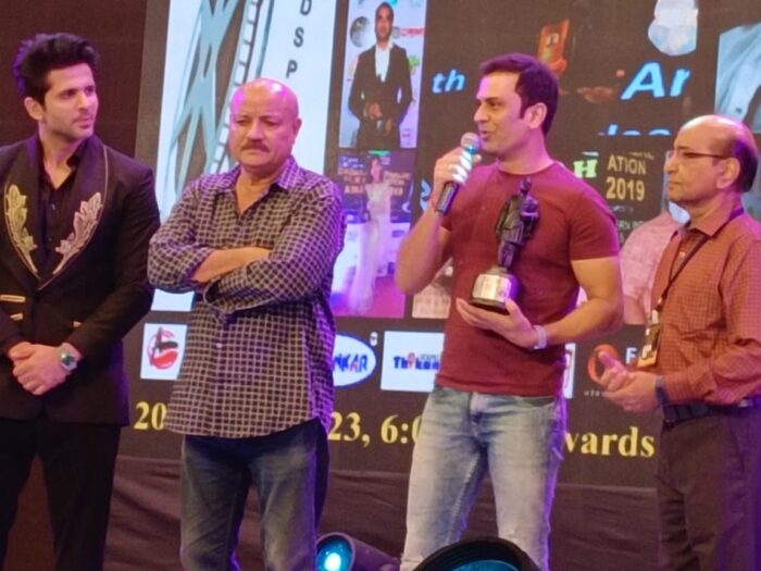 अभिनेता राजा गुरु को श्रेष्ठ अभिनेता के सम्मान से नवाज़ा गया