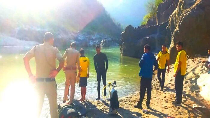 विकासनगर में दोस्तों के साथ घूमने गया था एक किशोर , टोंस नदी में डूबने से मौत हुई