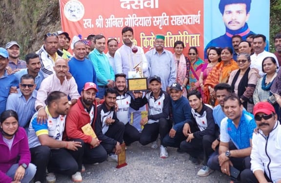 मसूरी : अनिल गोदियाल मेमोरियल क्रिकेट टूर्नामेंट का फाइनल मैच हैप्पी वैली ए ने जीता