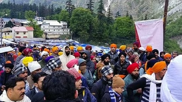 जोशीमठ : हेमकुंड साहिब मार्ग पर ग्लेशियर खिसका, महिला तीर्थयात्री की मौत, चार तीर्थयात्रियों को बचाया गया