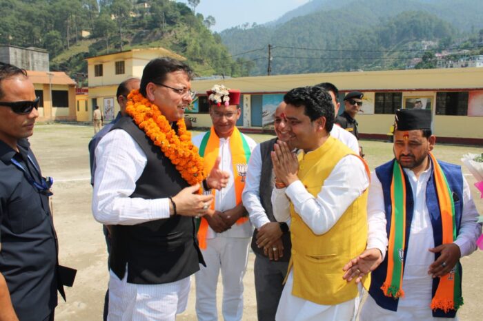 भाजपा जिलाध्यक्ष ने जिले की समस्याओं को लेकर मुख्यमंत्री को दिया ज्ञापन