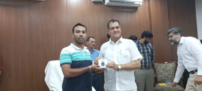 वित्त मंत्री डॉ0 प्रेम चन्द अग्रवाल द्वारा राज्य कर मुख्यालय परिसर में इस योजना के अप्रैल एवं मई 2023 माह हेतु छठवें एवं सातवें लकी ड्रॉ की घोषणा की गयी।