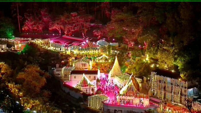 कैंची धाम मेला : नीम करोली बाबा के दरबार में उमड़ी श्रद्धालुओं की भीड़, रात 2 बजे से लग गई कतार, देखें तस्वीरें