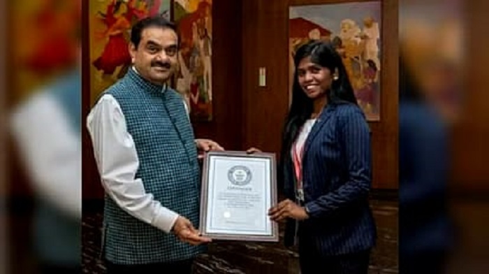 उपलब्धि: तीन घंटे से अधिक समय तक योग मुद्रा में खड़ी रहने वाली स्मिता का नाम गिनीज वर्ल्ड रिकॉर्ड में दर्ज हुआ