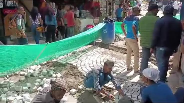 अंतिम चरण में पंहुचा मसूरी मॉल रोड का काम , मसूरी मॉल रोड जल्द ही अपने नये स्वरूप में नजर आयेगी