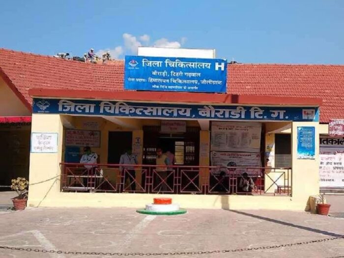 जिला अस्पताल में स्वास्थ्य सेवाएं बेहतर करने की मांग