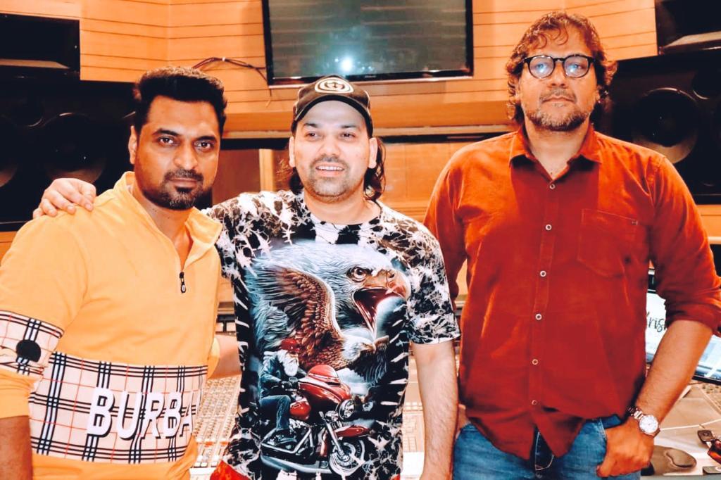 Muslim artists from Bollywood will present a song to Prime Minister Narendra Modi,
