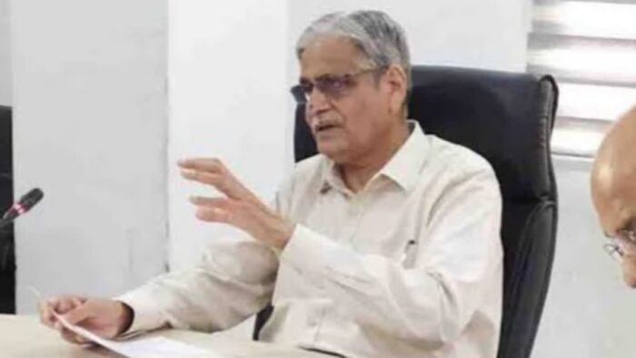 उत्तराखंड स्वास्थ्य प्राधिकरण के अध्यक्ष डीके कोटिया ने खुद अपना इस्तीफा मुख्य सचिव डॉ. एसएस संधू को सौंप दिया ।