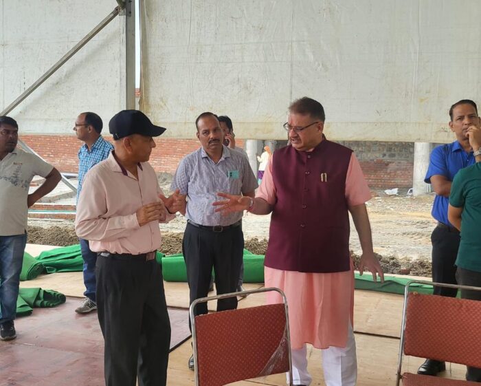 सैन्य धाम में शहीदों के आंगन की पवित्र माटी का प्रतिस्थापन समारोह की तैयारियों का मंत्री गणेश जोशी ने किया कार्यक्रम स्थल का निरीक्षण।