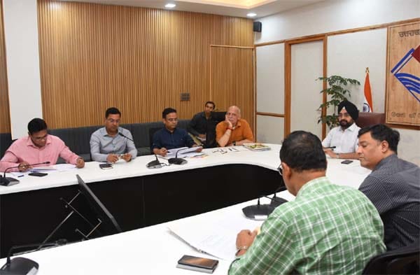 केदारनाथ: पुनर्निर्माण कार्यों में तेजी लाने के लिए अब रात में भी काम होगा , मजदूरों की संख्या बढ़ेगी