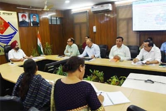 मुख्य सचिव ने राज्य के सरकारी स्कूलों में कैरियर काउंसलिंग की व्यवस्था शुरू करने के निर्देश दिए