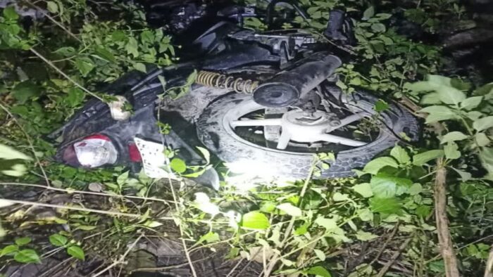 आज सुबह ऋषिकेश-बद्रीनाथ राष्ट्रीय राजमार्ग पर शिवपुरी के पास एक मोटरसाइकिल गहरी खाई में गिरी, एक की मौत, दो घायल