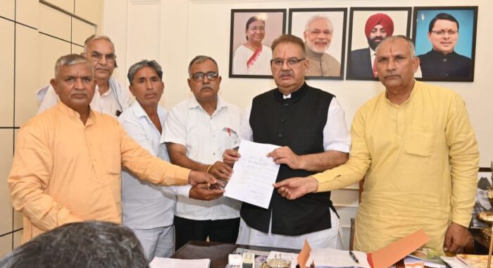 भारतीय किसान संघ रुड़की के पदाधिकारियो ने कृषि मंत्री गणेश जोशी से की मुलाकात, किसानों की समस्याओं से अवगत कराया