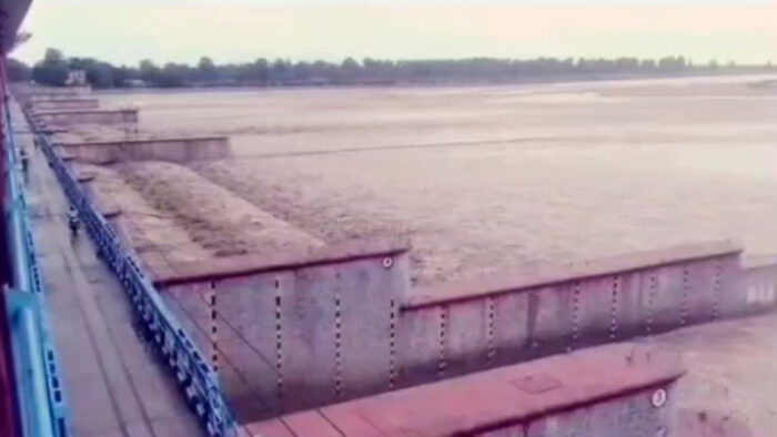 चंपावत : शारदा नदी में उफान आया , बैराज पर रेड अलर्ट किया गया , यूपी में मच सकती है 'तबाही'