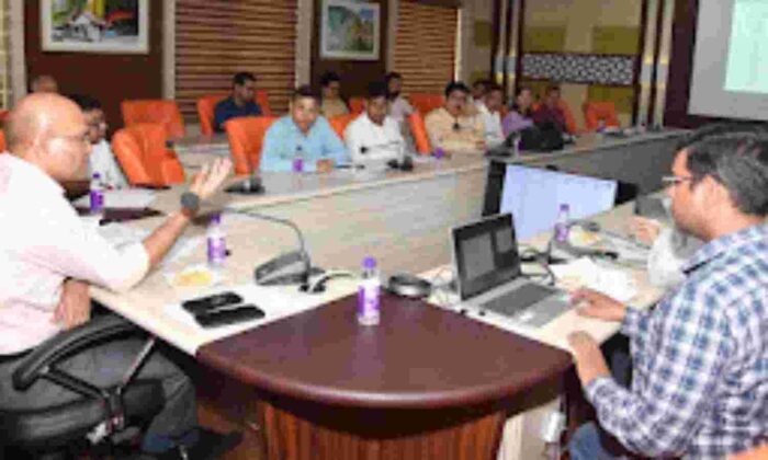 आपदा प्रबंधन सचिव डॉ रंजीत कुमार सिन्हा ने यह निर्देश बैठक में दिये