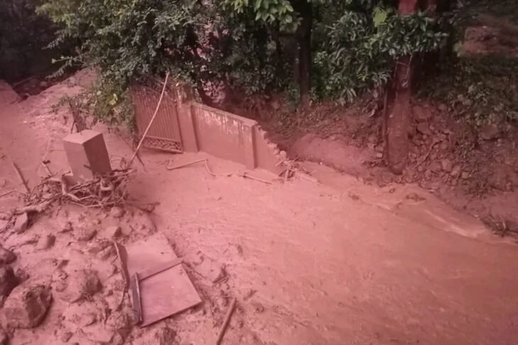 देहरादून के विकासनगर के पपड़ियान भूड़ गांव में बादल फटने से भारी नुकसान की खबर