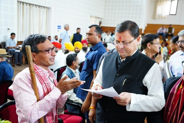 Chief Minister Pushkar Singh Dhami listened to the problems of a large number of people who came to the Main Sewak Sadan at the Chief Minister's residence on Saturday.