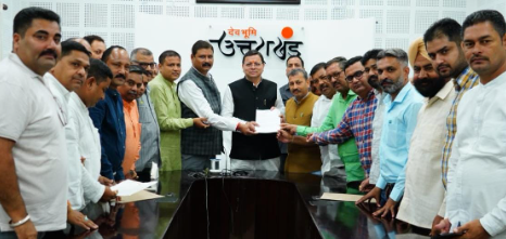 A delegation led by Bjp District President of Nainital District Pratap Singh Bisht and Mayor Haldwani Dr. Jogendra Singh Rautela met Chief Minister Pushkar Singh Dhami at the Chief Minister's Camp Office on Saturday.