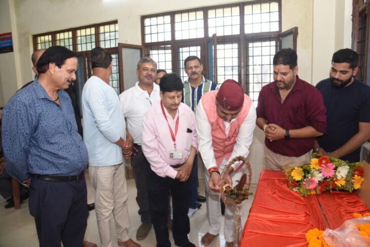 विश्व फोटोग्राफी दिवस पर, देहरादून फोटोग्राफर्स वेलफेयर सोसाइटी और दून वैली महानगर उद्योग व्यापार मंडल ने एक सहयोगात्मक रक्तदान कार्यक्रम आयोजित किया।