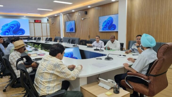 मुख्य सचिव ने वन एवं पशुपालन विभाग के कर्मियों से विभिन्न विषयों पर बात की