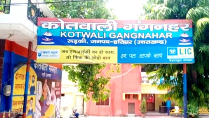 गैरेज से स्कॉर्पियो चोरी हो गई, पुलिस चोरों की तलाश कर रही है।