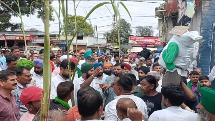 डोईवाला किसान आंदोलन: किसानों के आंदोलन के दौरान लापरवाही बरतने पर कोतवाल और चौकी प्रभारी लाइन हाजिर