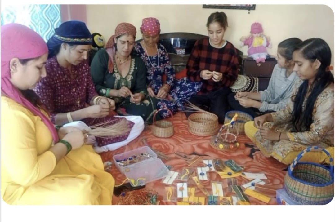 People are very fond of making Rakhi and baskets from Pirul by the rural women's group.